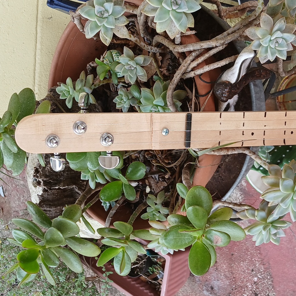 Homemade guitars  made by Ron smith - Picture 6 of 6
